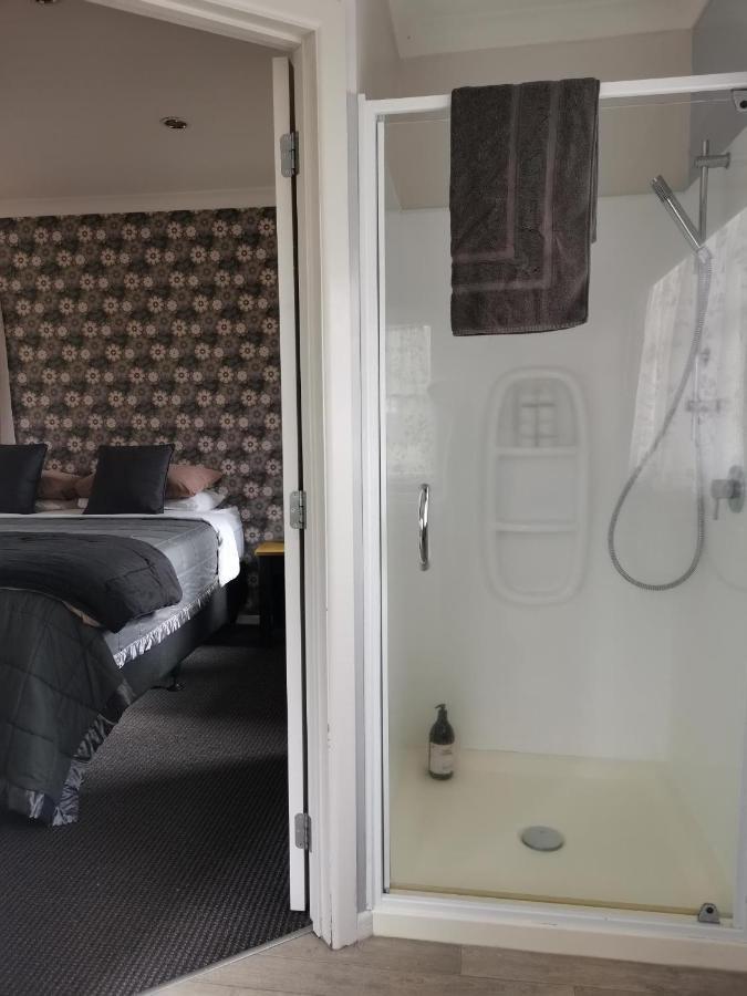 Lavalla Estate Guest House Tuakau Eksteriør bilde
