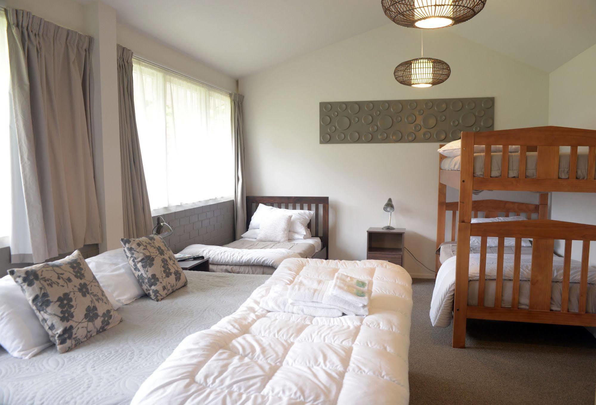 Lavalla Estate Guest House Tuakau Eksteriør bilde
